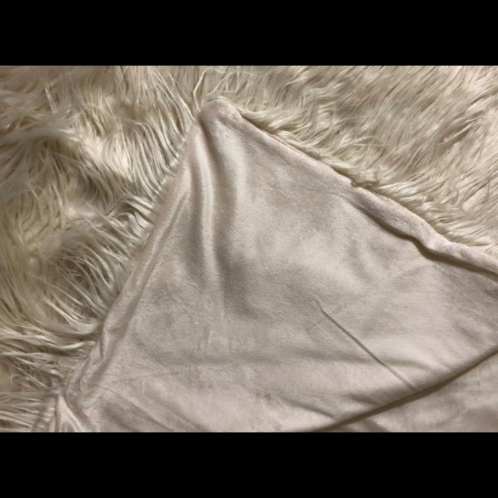 Throw blanket - Picture 2 of 2